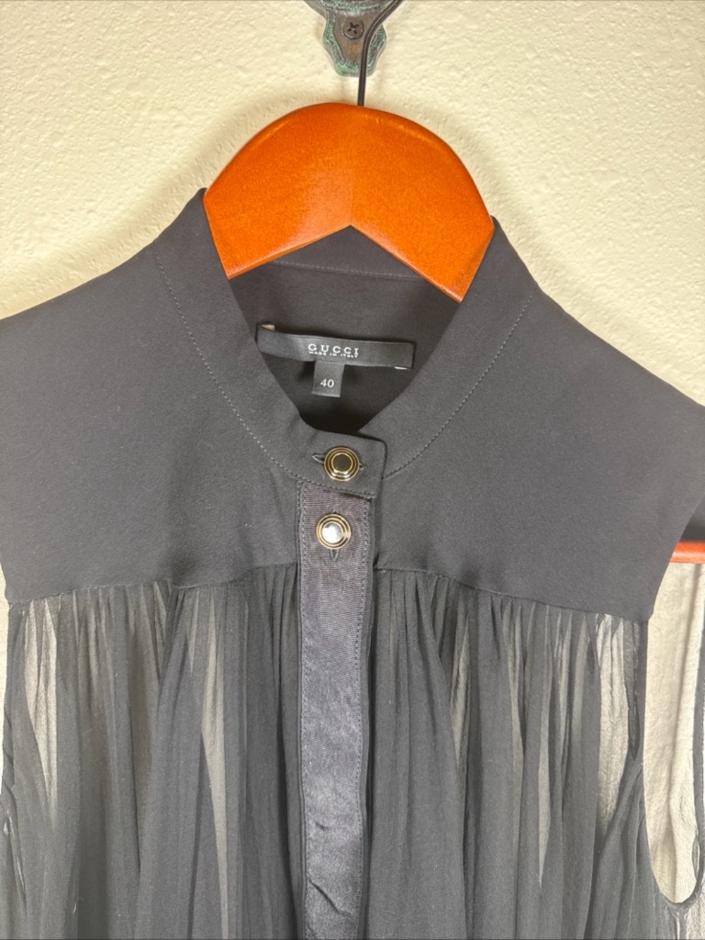 Gucci Black Silk Pleated Sleeveless Sheer Blouse Quiet Luxury 40/Small - Picture 2 of 8